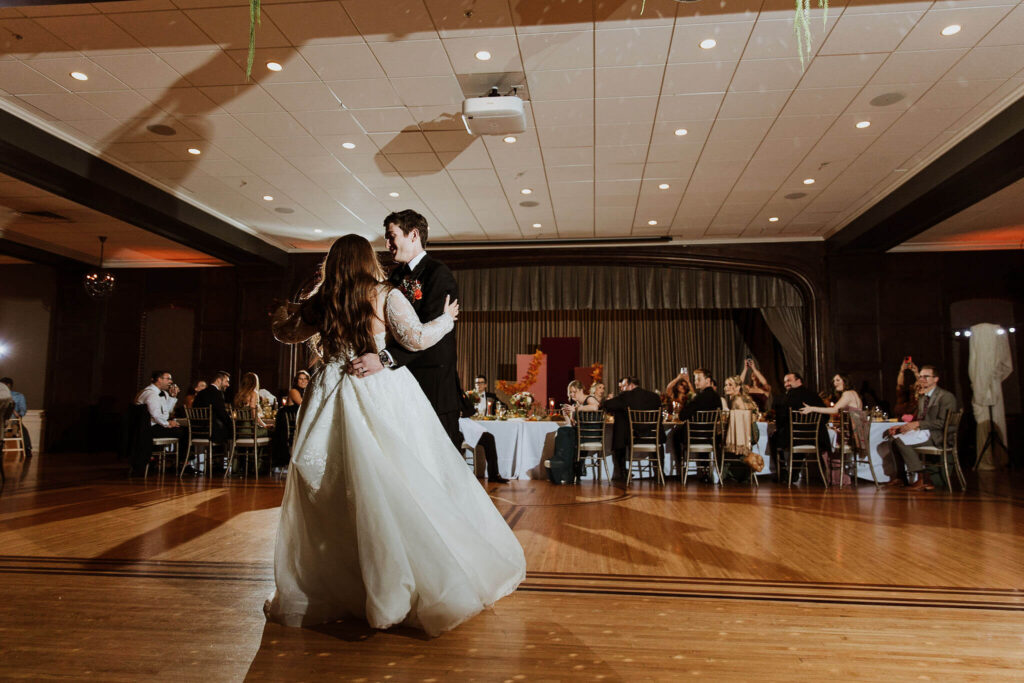 Indoor Wedding Photography – Pros & Cons
