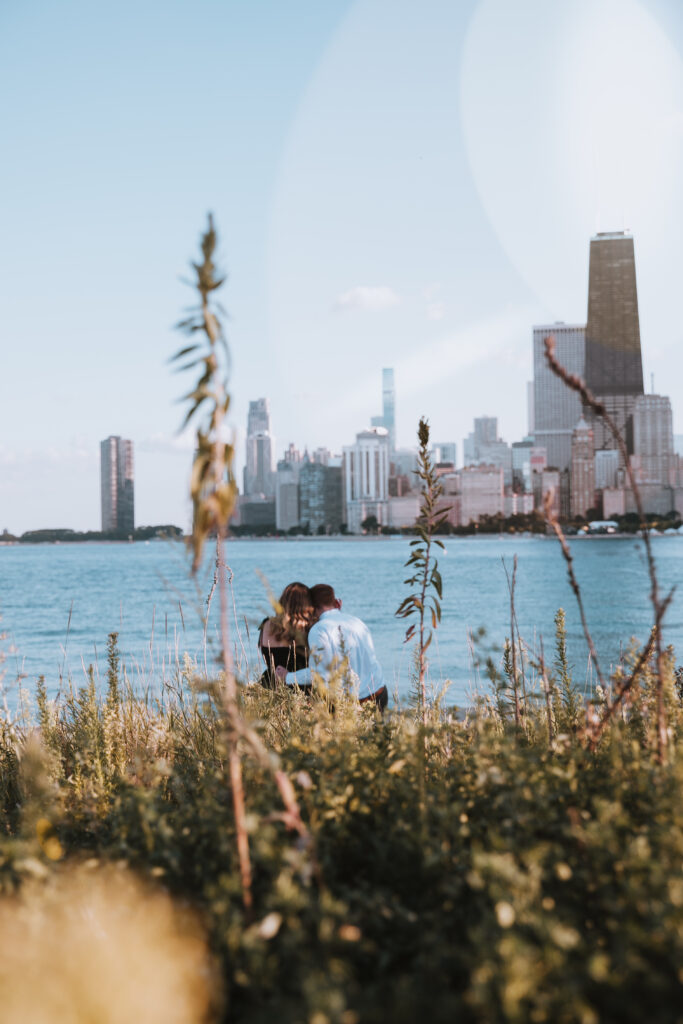 Choose a professional photographer for your engagement photos in the city